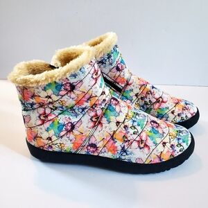 Yes We Vibe Cozy Cream Winter Boots with Plush Lining Floral Sz.6.5